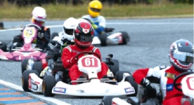 本気でモータースポーツを
                        目指せる環境